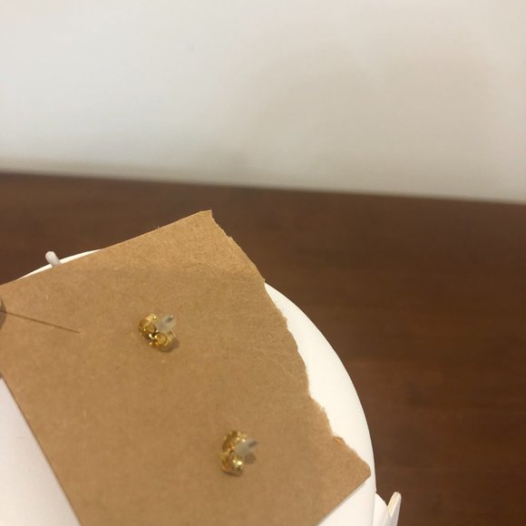 Sparkly Gold Tone Green Circular Drop Earrings. - Picture 11 of 13